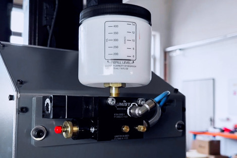 Tool lubricator