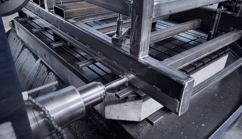 Objevte excelenci CNC frézovacích strojů VOLTER
